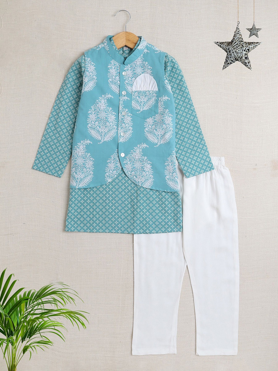 

The Magic Wand Boys Floral Printed Pure Cotton Kurta With Trousers & Nehru Jacket, Blue