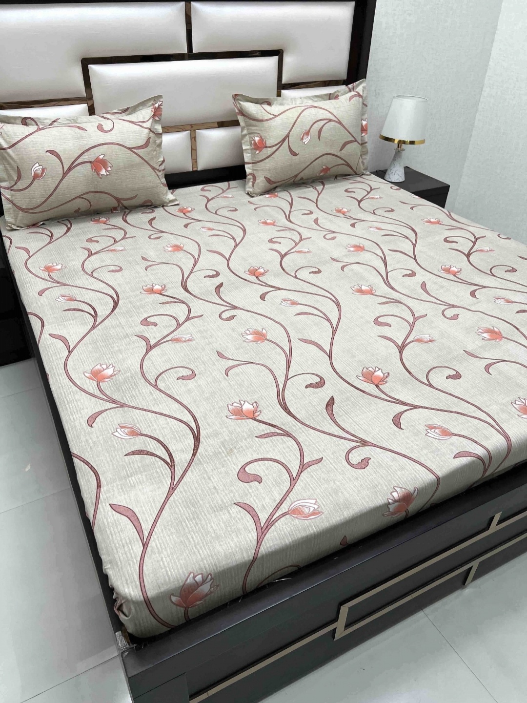 

Pure Decor Velar Brown Floral 230 TC Pure Cotton King Bedsheet Set-2.73 m x 3.05 m