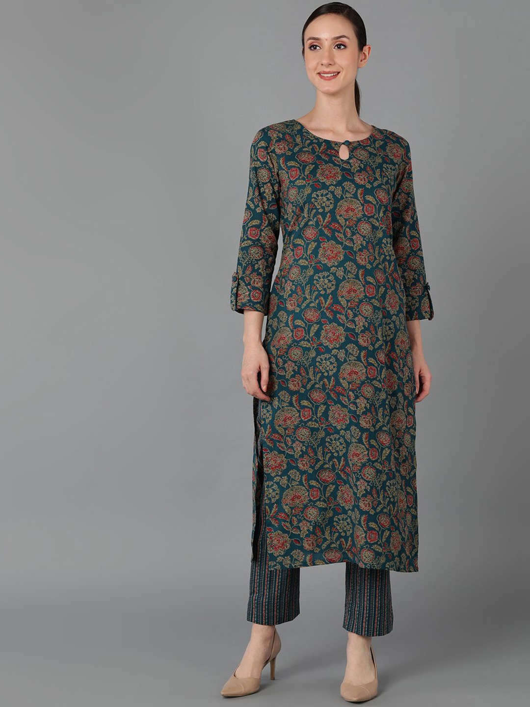 

AHIKA Green Floral Printed Keyhole Neck Pure Cotton Straight Kurta