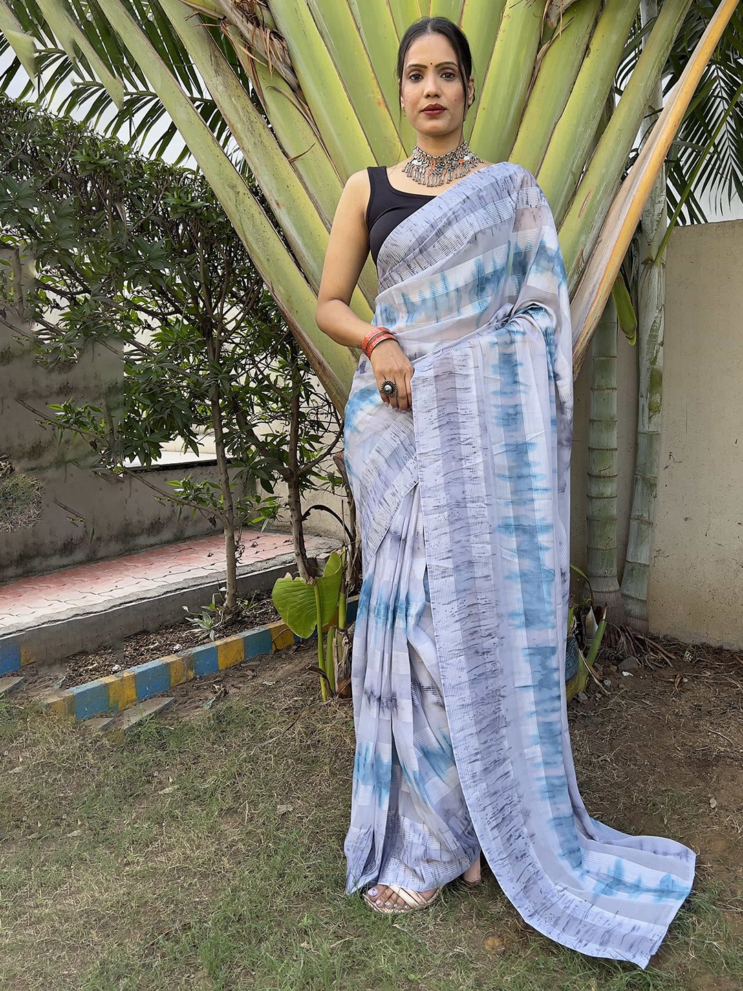 

V3 FASHION STUDIO Tie and Dye Pure Chiffon Ready to Wear Jamdani Saree, White