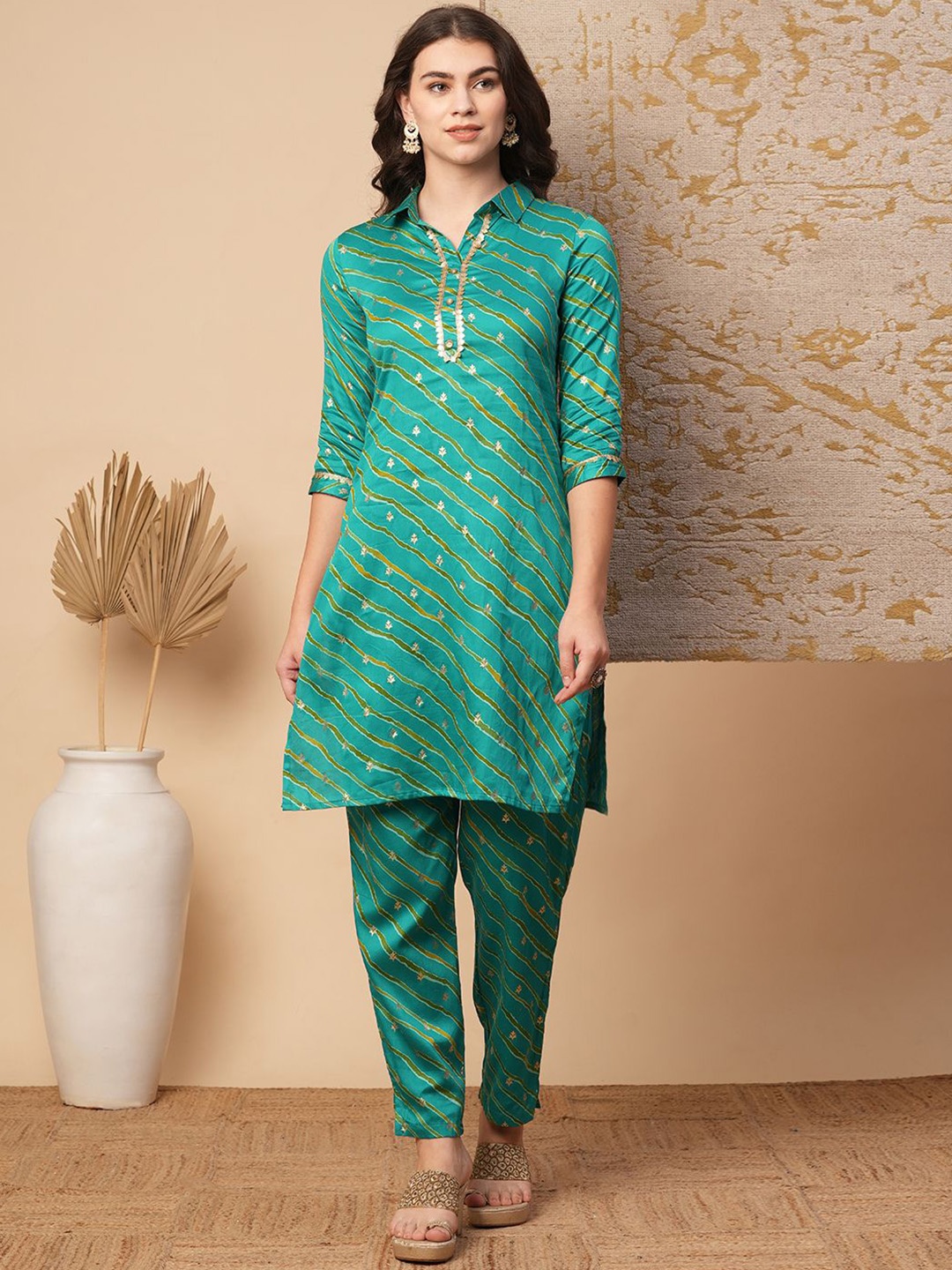 

FASHOR Leheriya Foil Printed Shirt Collar Tunic & Trouser, Sea green