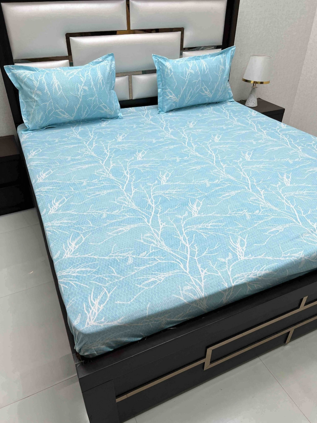 

Pure Decor Velar Blue & White Pure Cotton 260 TC Super King Bedsheet Set-2.76 m x 3.03 m