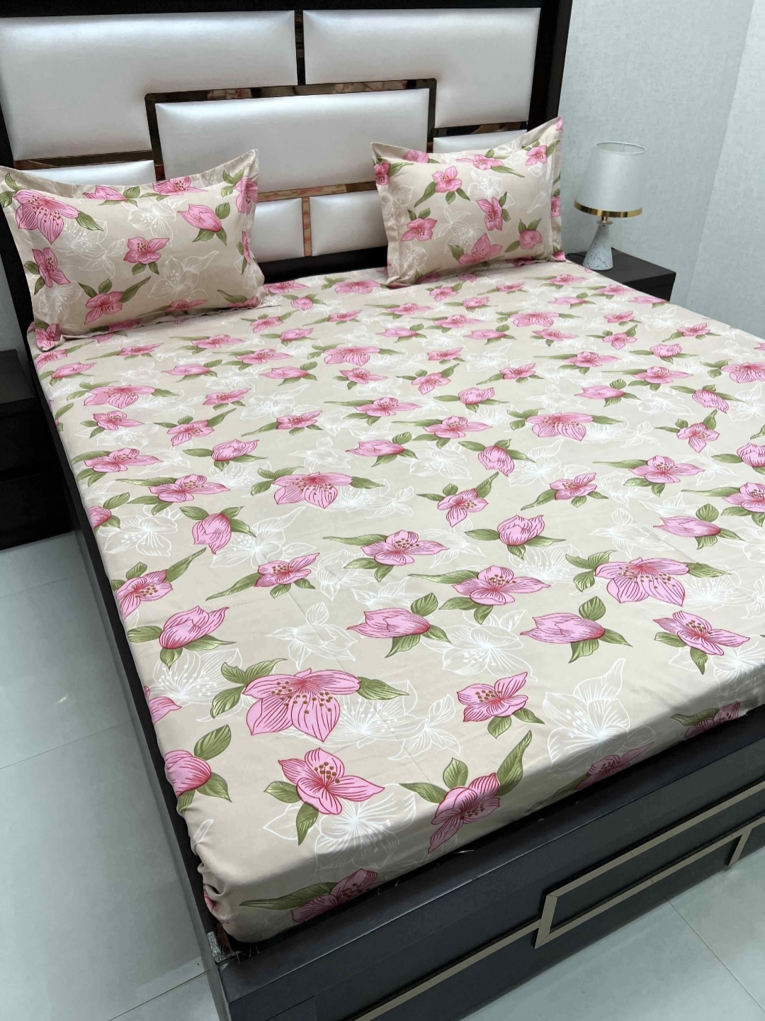 

Pure Decor Queen Size Double Bedsheet With 2 Pillow Covers 2.28m X 2.54m, Pink