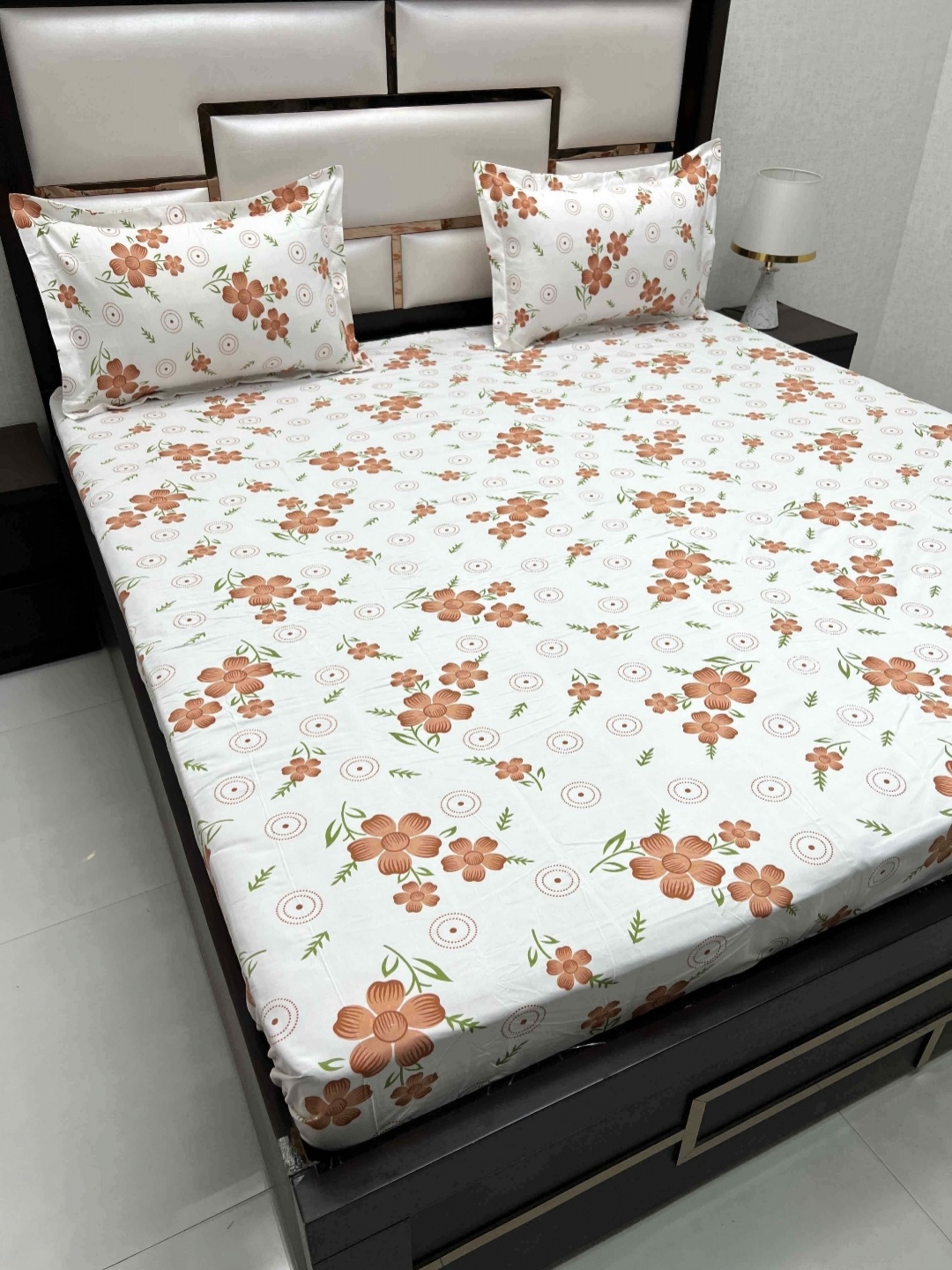 

Pure Decor Queen Size Double Bedsheet With 2 Pillow Covers 2.28m X 2.54m, Orange