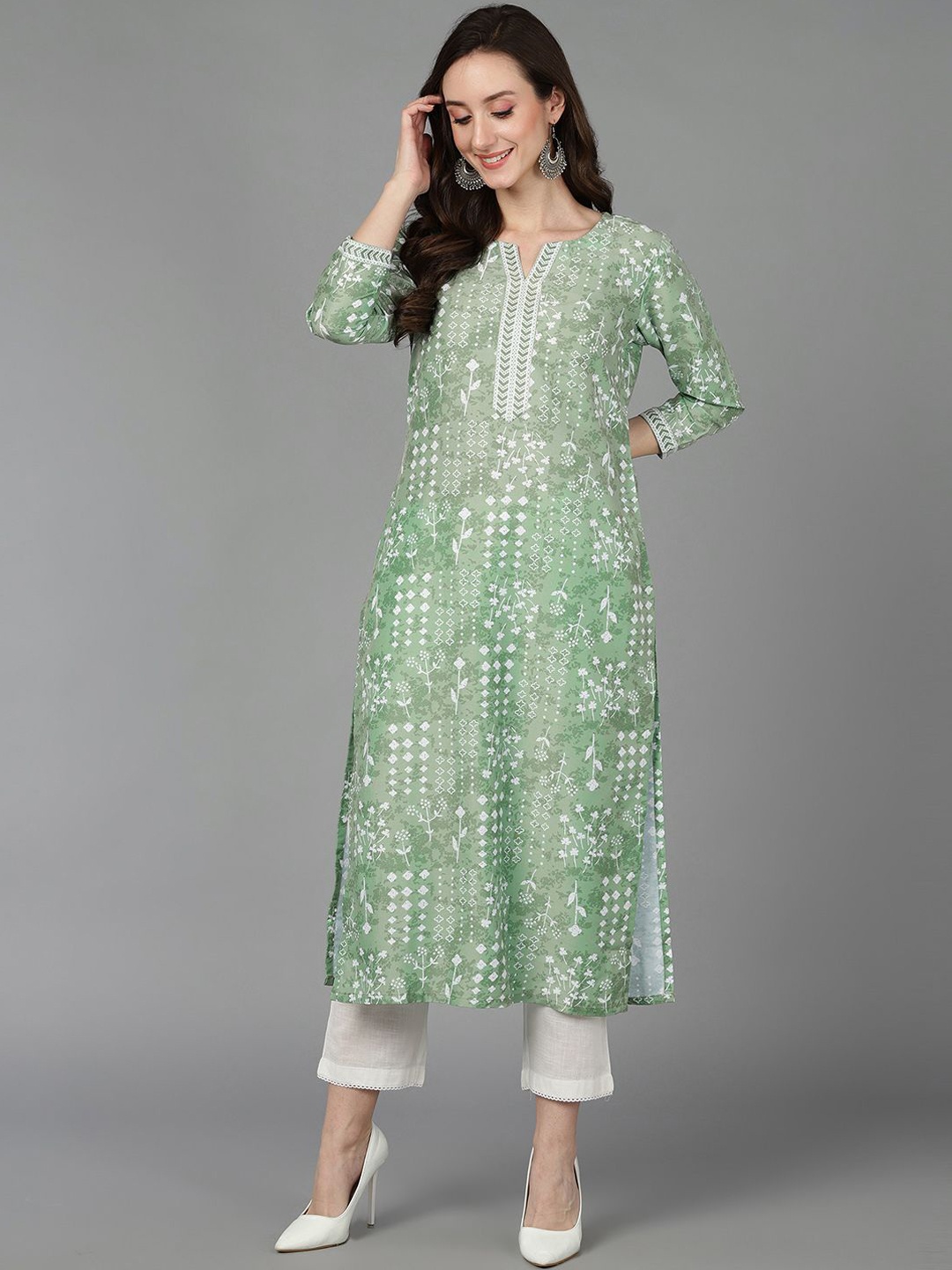 

AHIKA Floral Printed Straight Kurta, Green