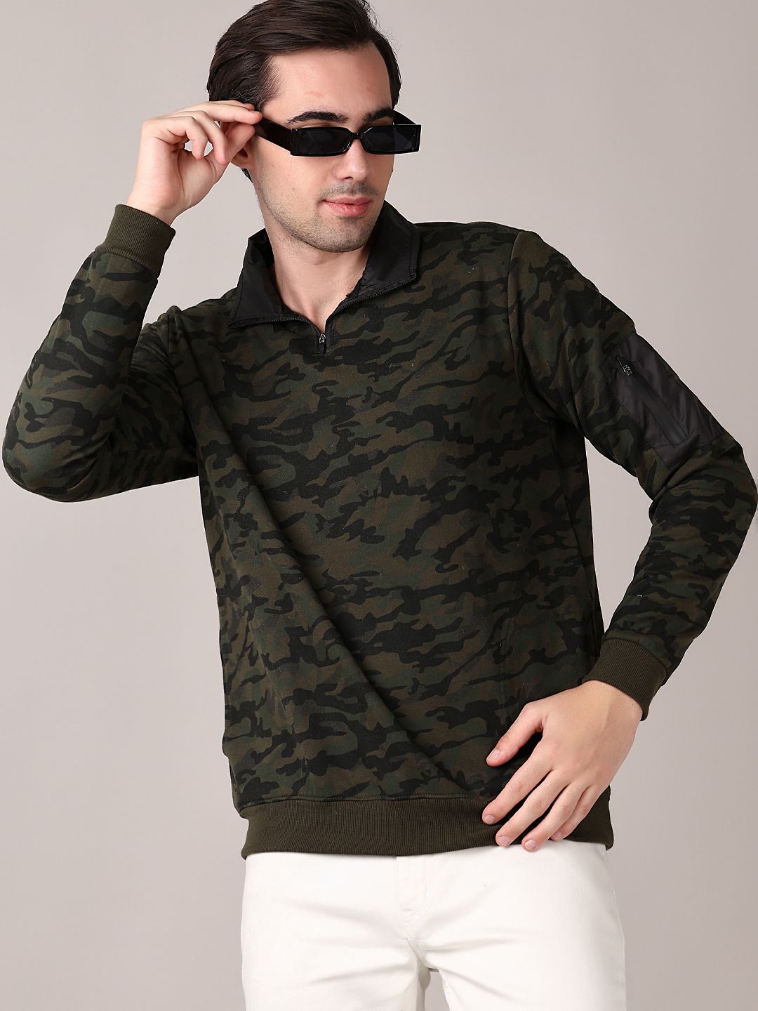 

V-Mart Men Printed Long Sleeves Sweatshirt, Olive