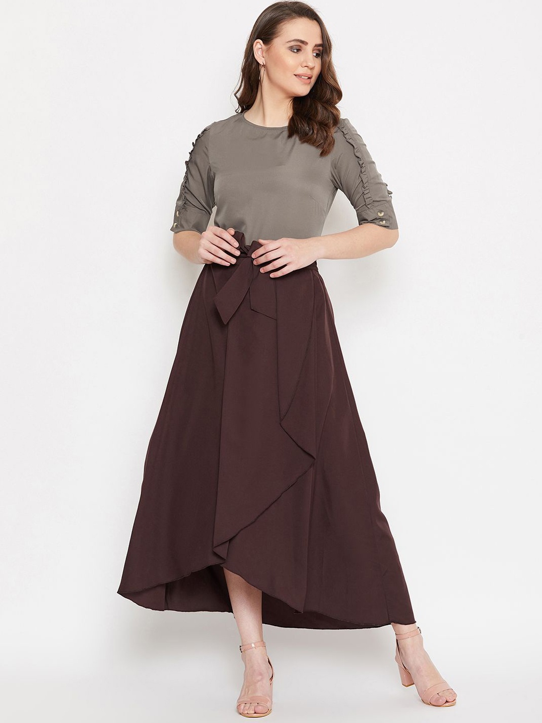 

Louis Bayrad Round Neck Short Sleeves Top With Skirt, Grey