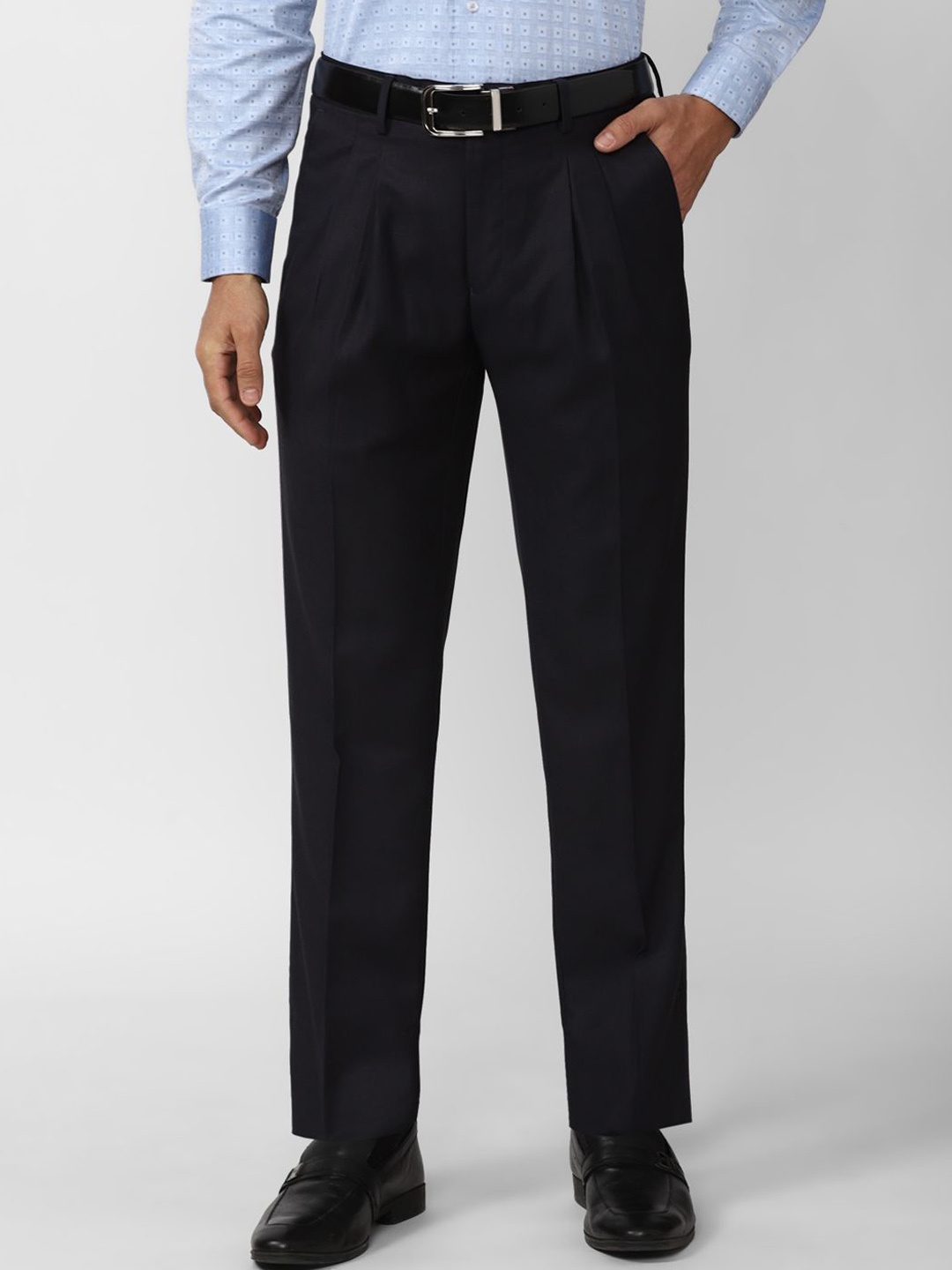 

Van Heusen Men Solid Slim Fit Formal Trousers, Black
