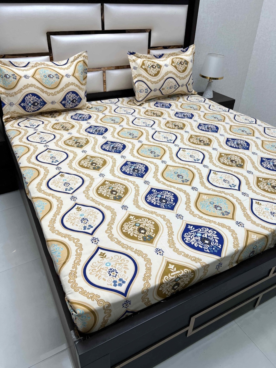 

Pure Decor Queen Size Double Bedsheet With 2 Pillow Covers 2.28m X 2.54m, Brown