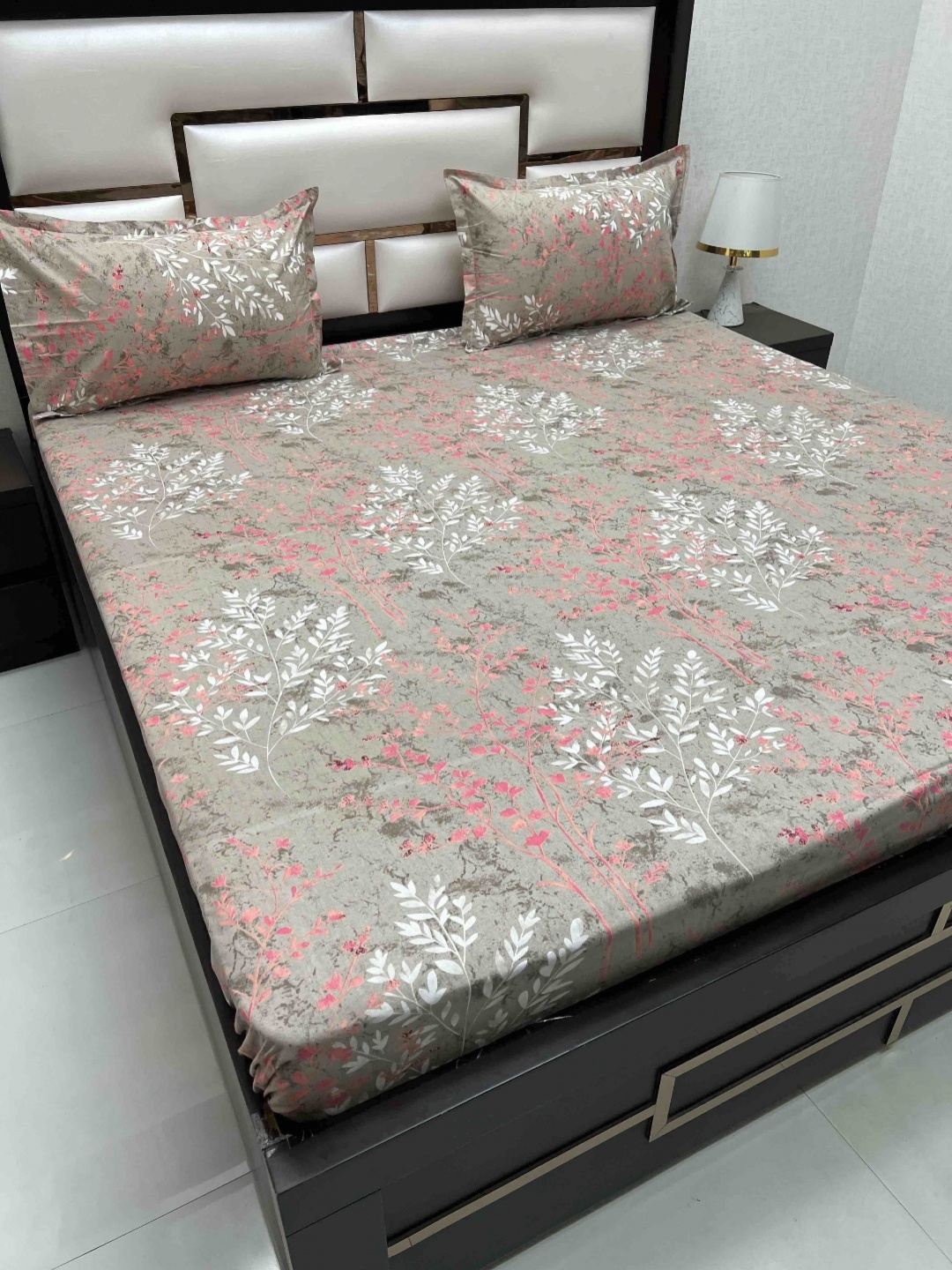 

Pure Decor Velar Pink Floral 300 TC Pure Cotton King Bedsheet Set-2.73 m x 3.05 m