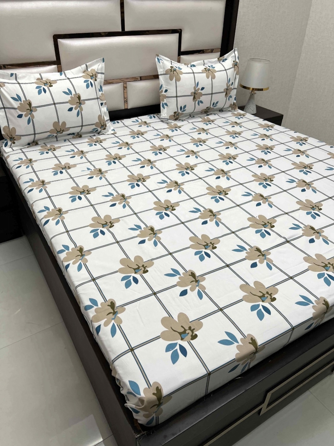 

Pure Decor Queen Size Double Bedsheet With 2 Pillow Covers 2.28m X 2.54m, White