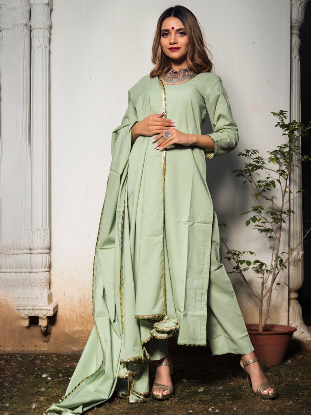 

Modestouze Attires Round Neck Straight Kurta with Trousers & Dupatta, Olive