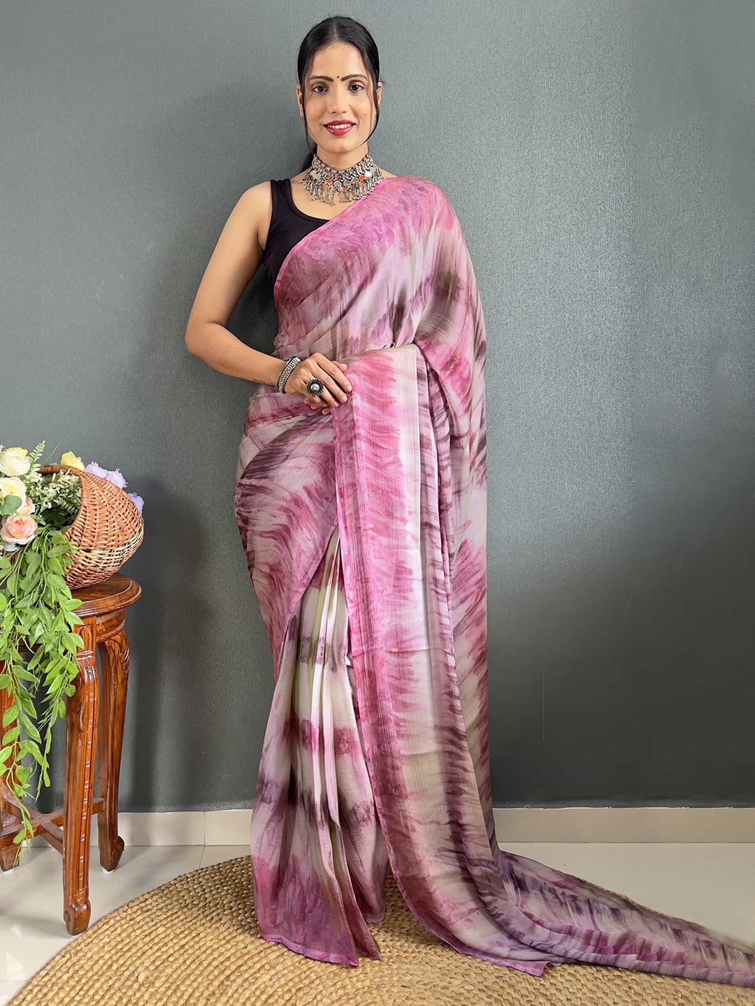 

V3 FASHION STUDIO Tie and Dye Pure Chiffon Ready to Wear Jamdani Saree, Pink