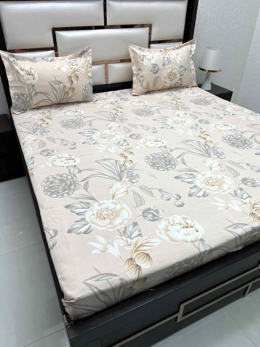 

Pure Decor Queen Size Double Bedsheet With 2 Pillow Covers 2.28m X 2.54m, Peach