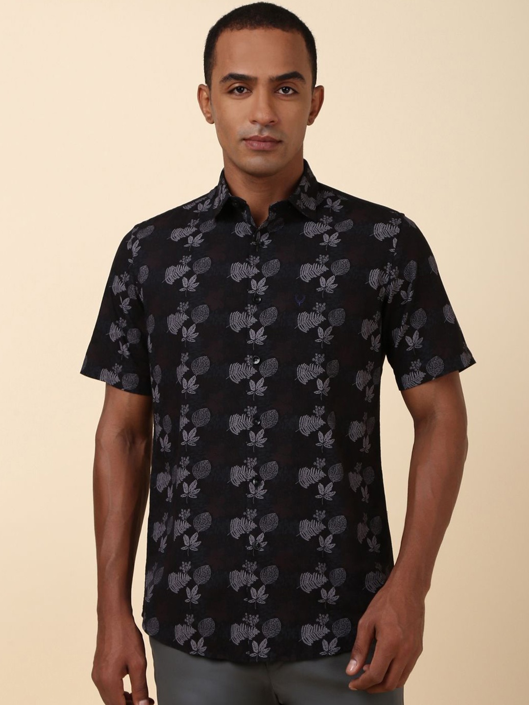 

Allen Solly Men Classic Spread Collar Floral Printed Cotton Linen Slim Fit Casual Shirt, Black