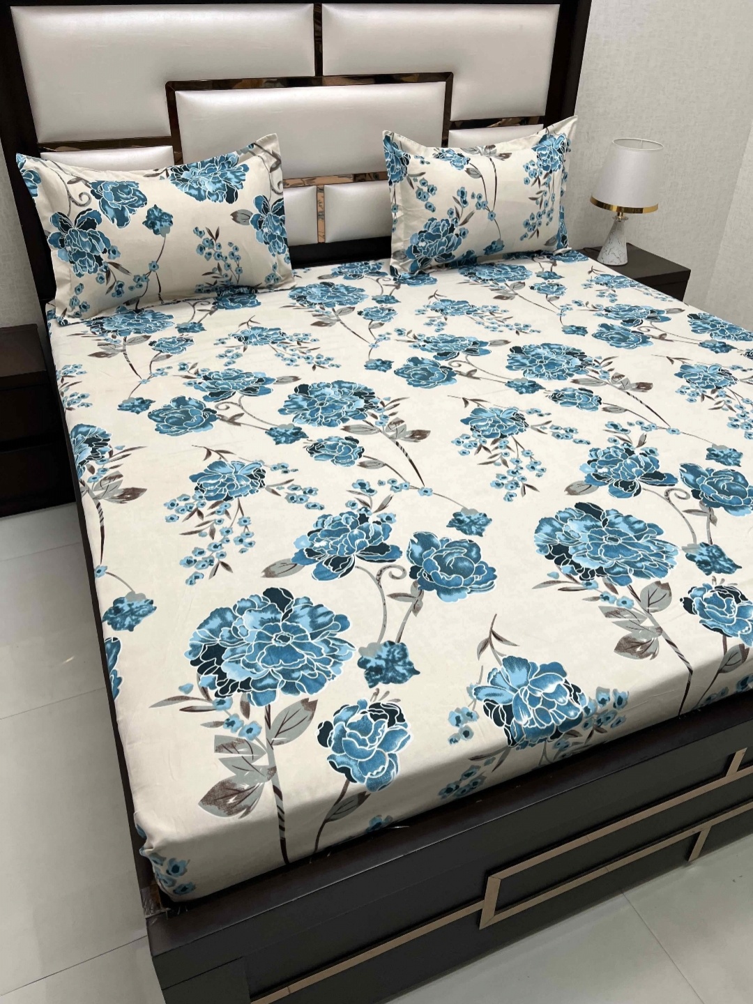 

Pure Decor Queen Size Double Bedsheet With 2 Pillow Covers 2.28m X 2.54m, Blue