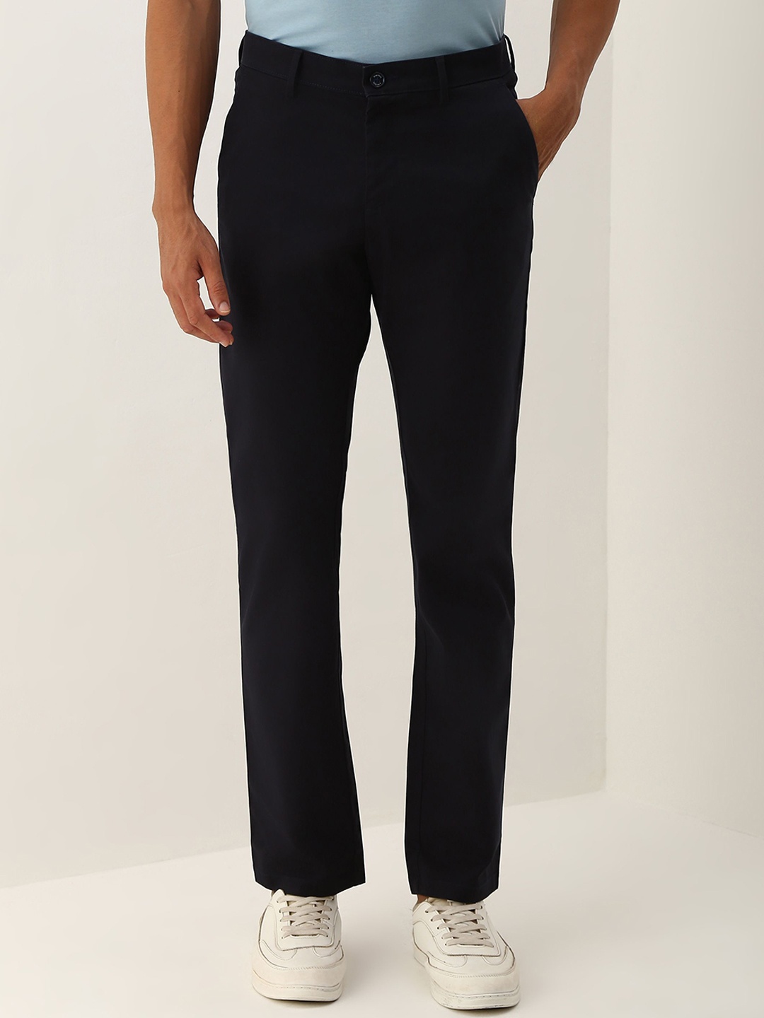 

Allen Solly Men Regular Fit Solid Casual Trousers, Navy blue