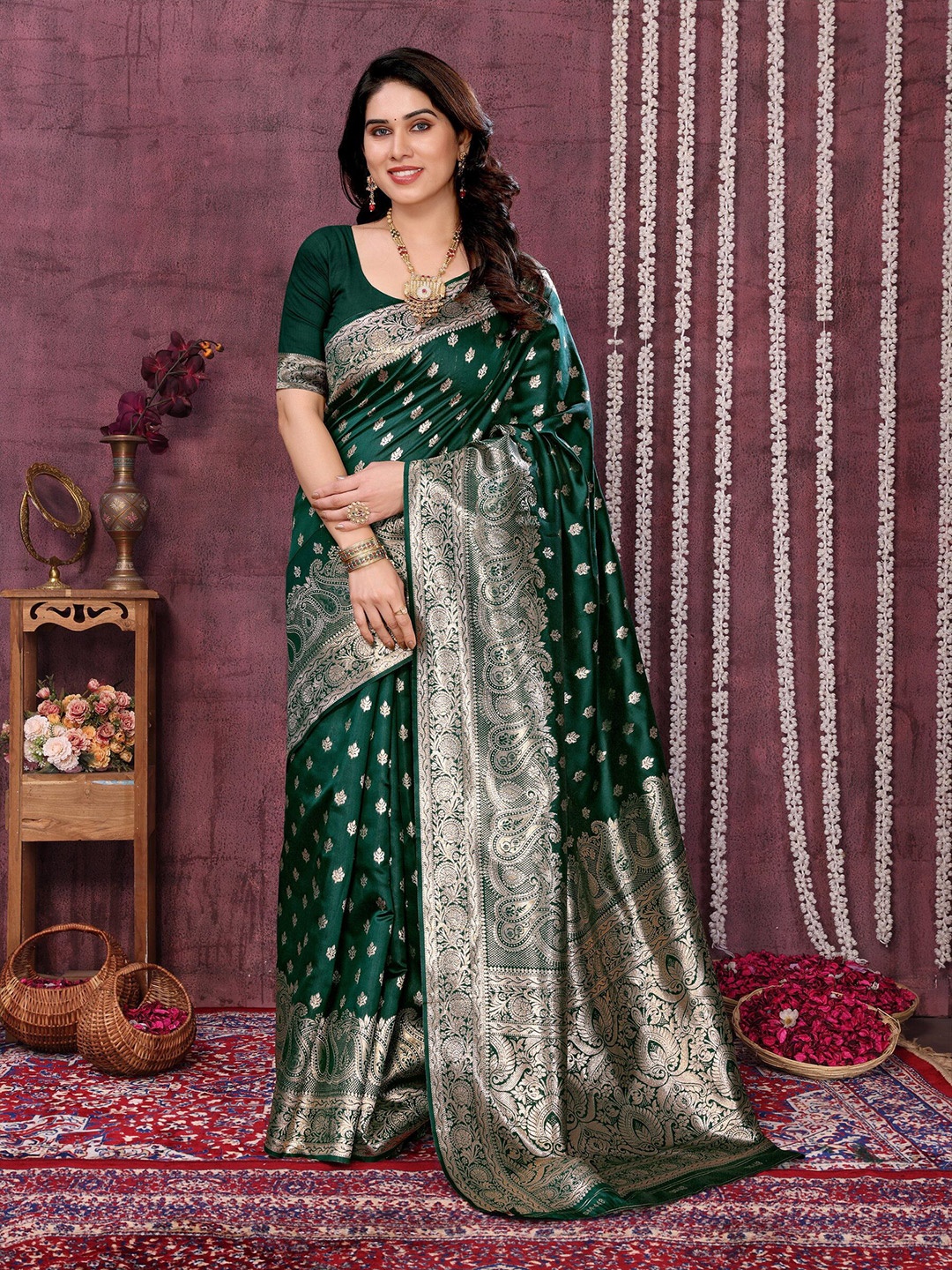 

Sidhidata Woven Design Zari Banarasi Saree, Green