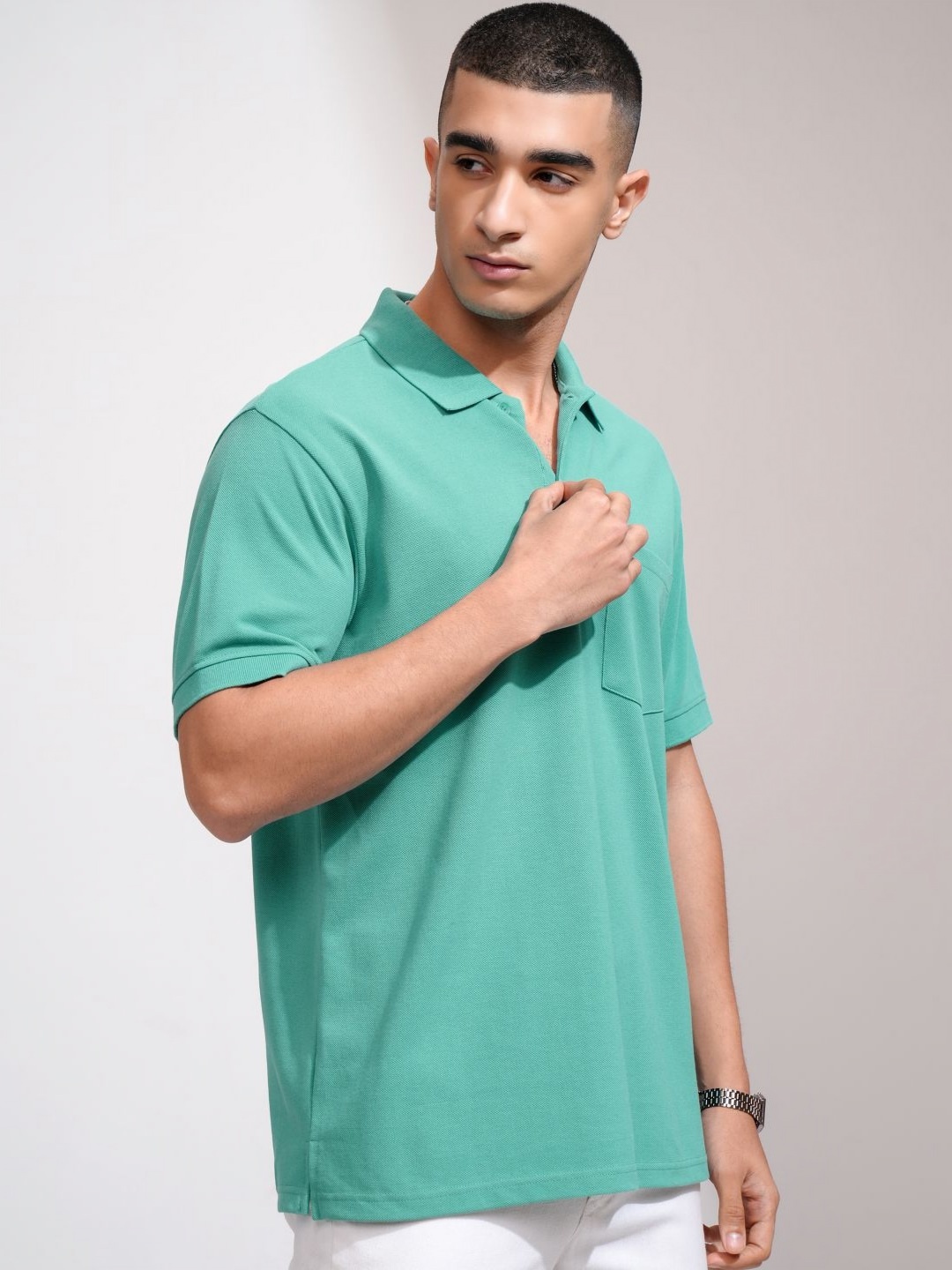 

HIGHLANDER Men Solid Polo Collar Cotton T-shirt, Green