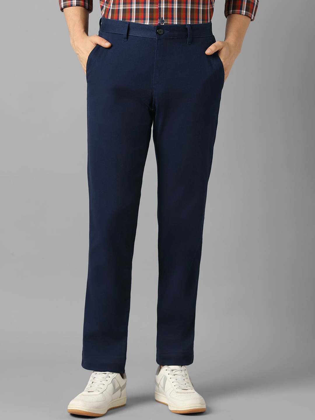 

Louis Philippe Sport Men Slim Fit Mid-Rise Trousers, Navy blue