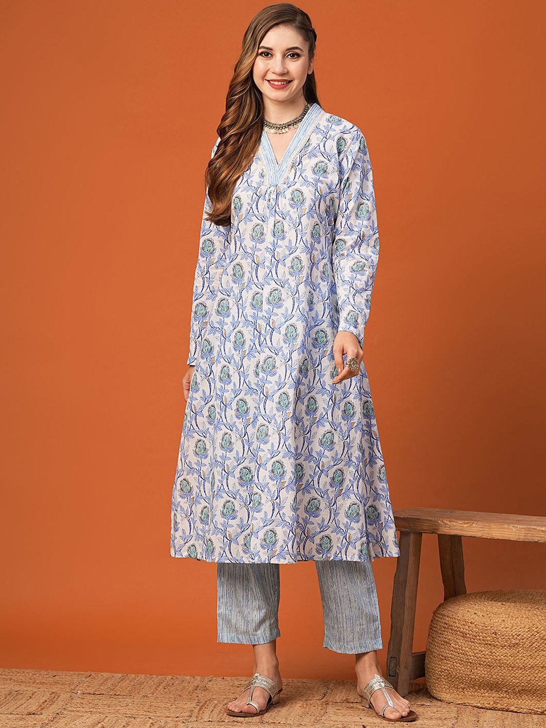 

FASHOR Floral Printed A-Line Sequinned Pure Cotton Kurta with Trousers, Blue