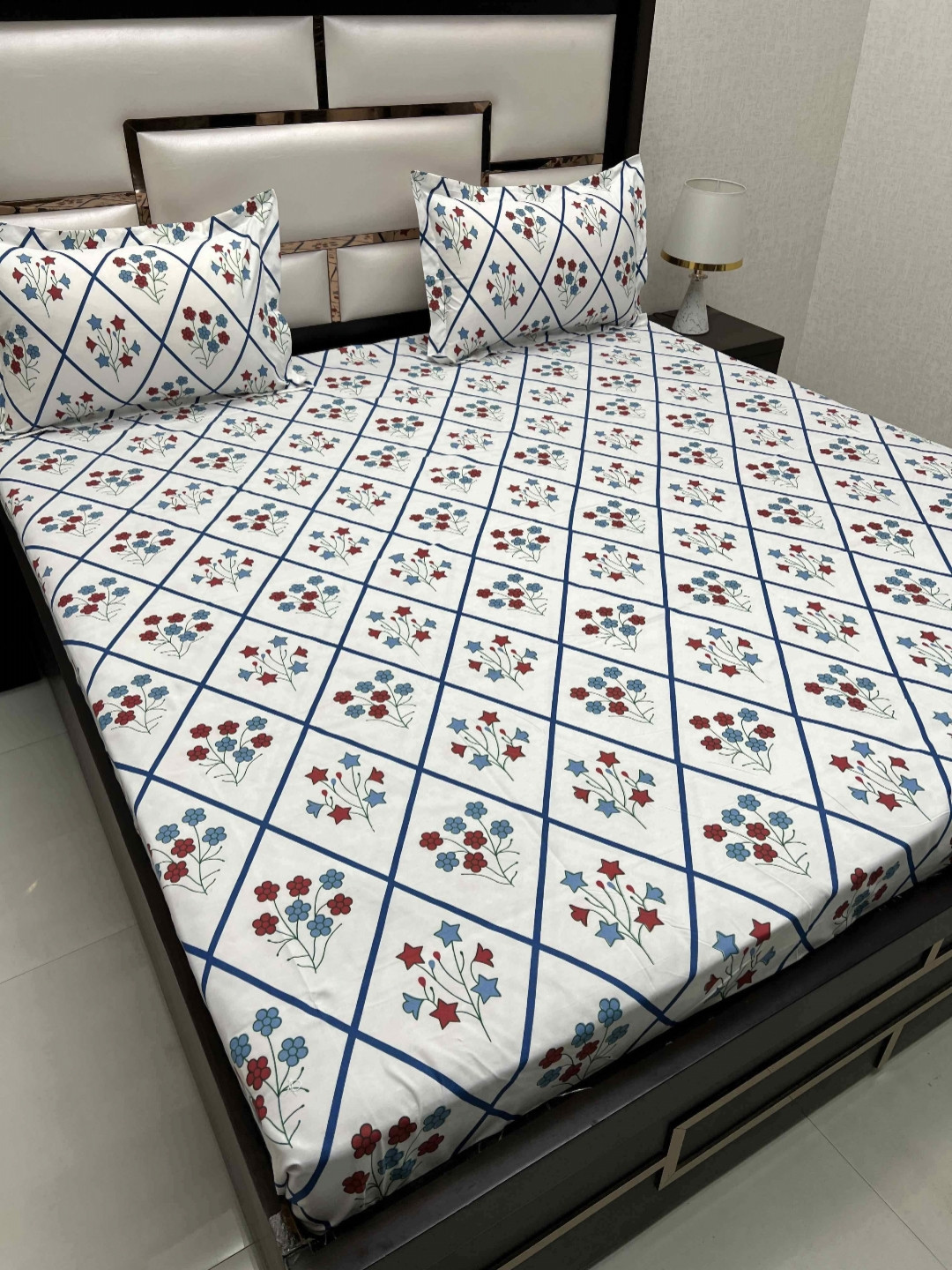 

Pure Decor Queen Size Double Bedsheet With 2 Pillow Covers 2.28m X 2.54m, White