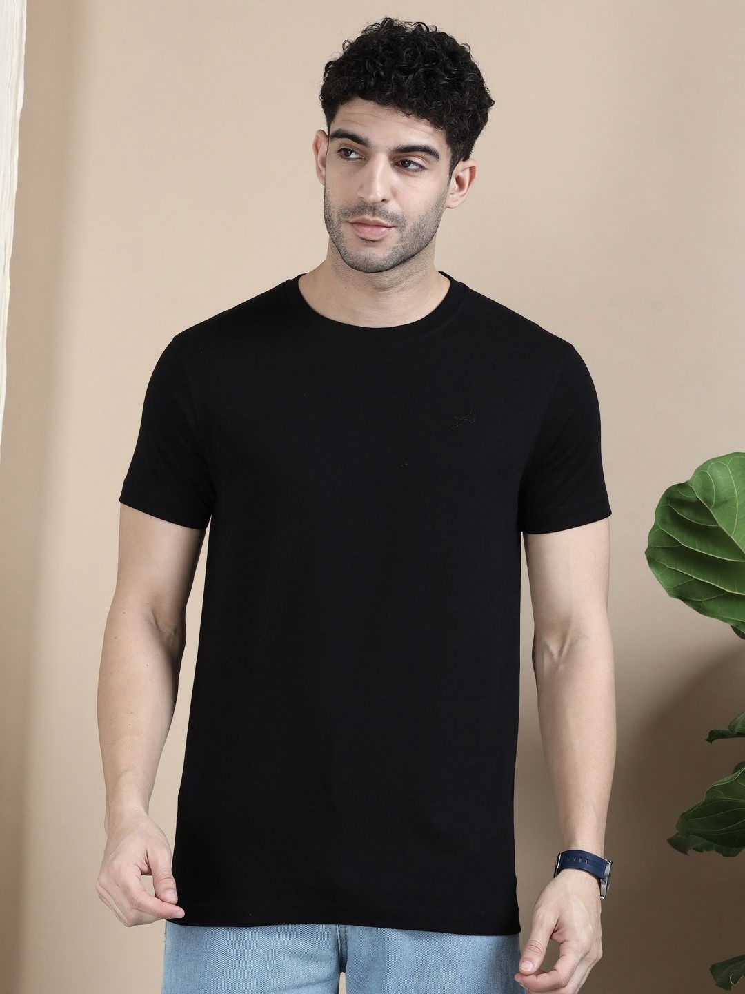 

Dogi Verg Men Solid Round Neck Cotton Slim Fit T-shirt, Black