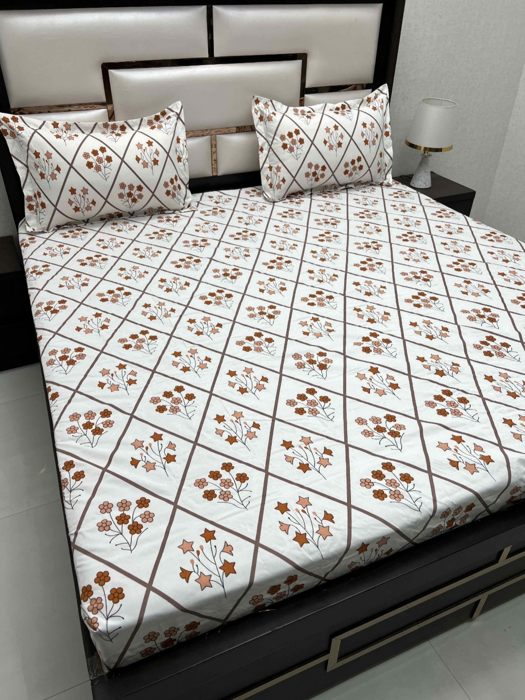 

Pure Decor Queen Size Double Bedsheet With 2 Pillow Covers 2.28m X 2.54m, White