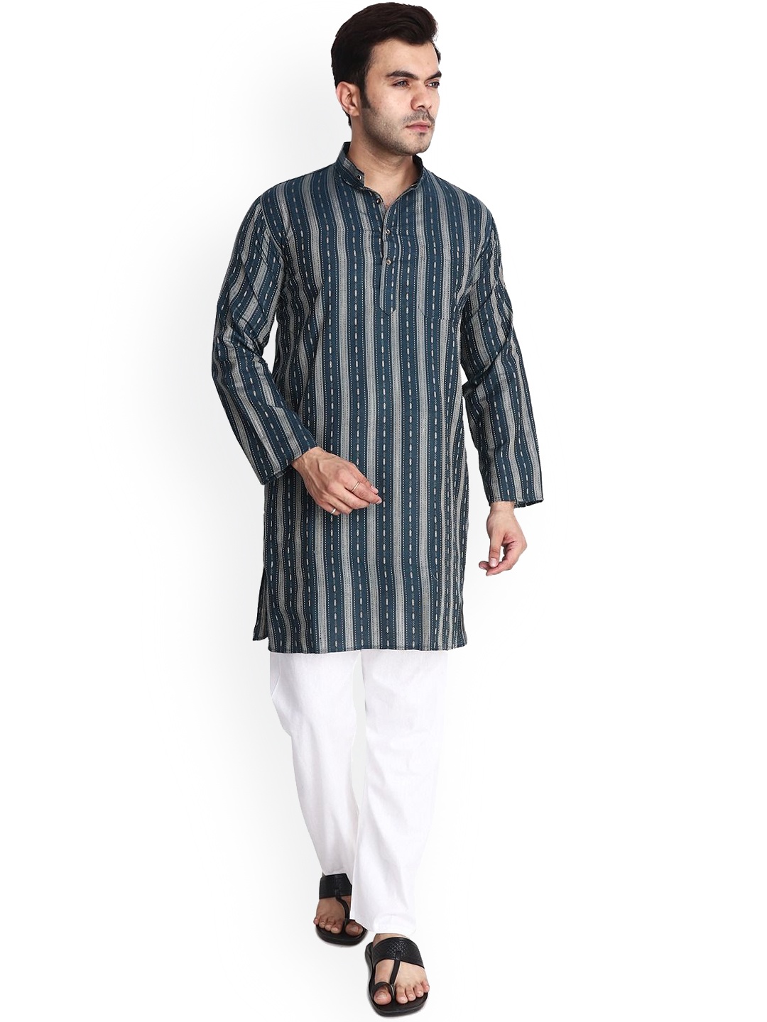 

Aaryavar Geometric Printed Mandarin Collar Pure Cotton Relaxed Straight Kurta, Blue