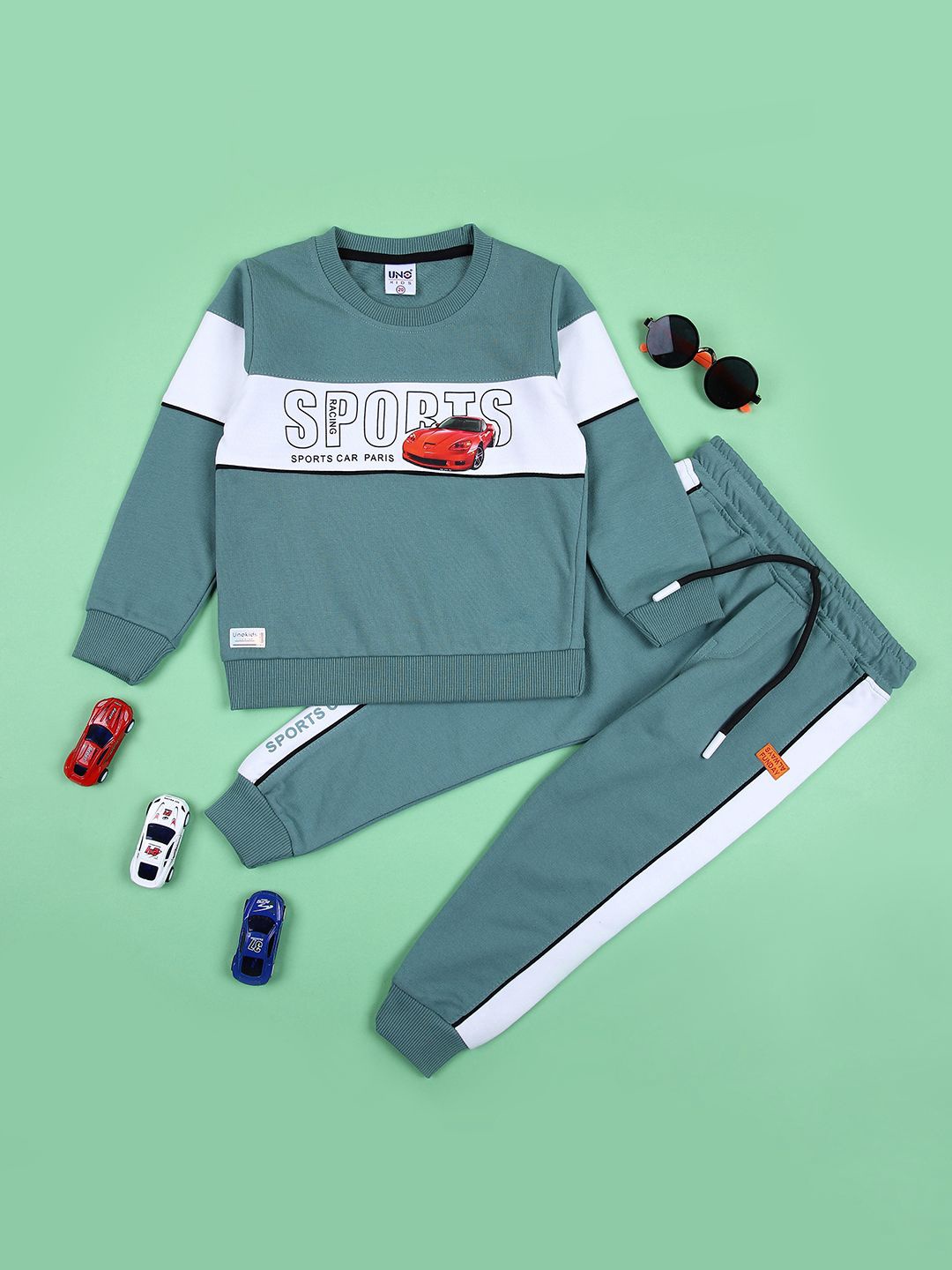 

V-Mart Boys Colourblocked T-shirt, Green