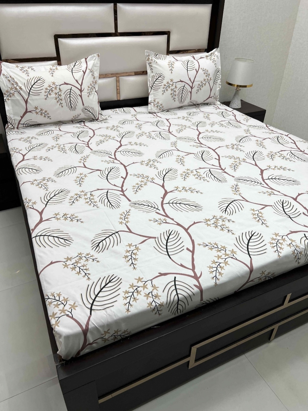 

Pure Decor Queen Size Double Bedsheet With 2 Pillow Covers 2.28m X 2.54m, White