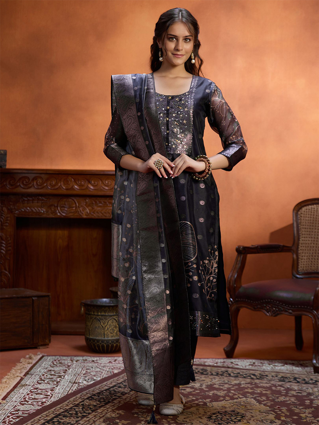 

WOMEN PLUS MEENA Ethnic Motifs Printed Jacquard Kurta with Trousers & Dupatta, Black