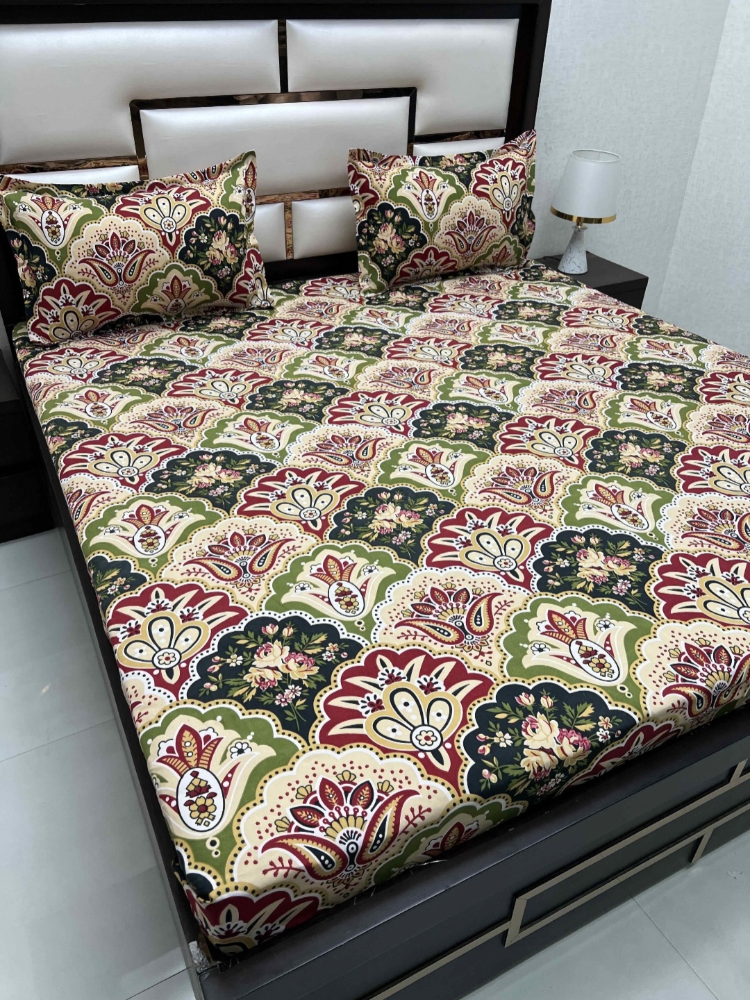 

Pure Decor Green Ethnic Motifs Microfiber 350 TC Queen Bedsheet Set 2.28 m x 2.52 m