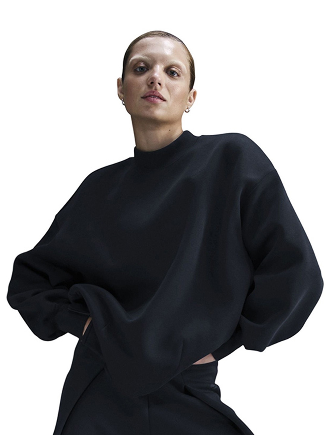

Nike Women Sportswear Tech Fleece Women's Oversized Crew-Neck Sweatshirt, Black