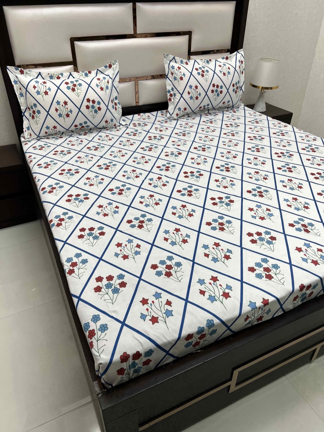 

Pure Decor Queen Size Double Bedsheet With 2 Pillow Covers 2.28m X 2.54m, White