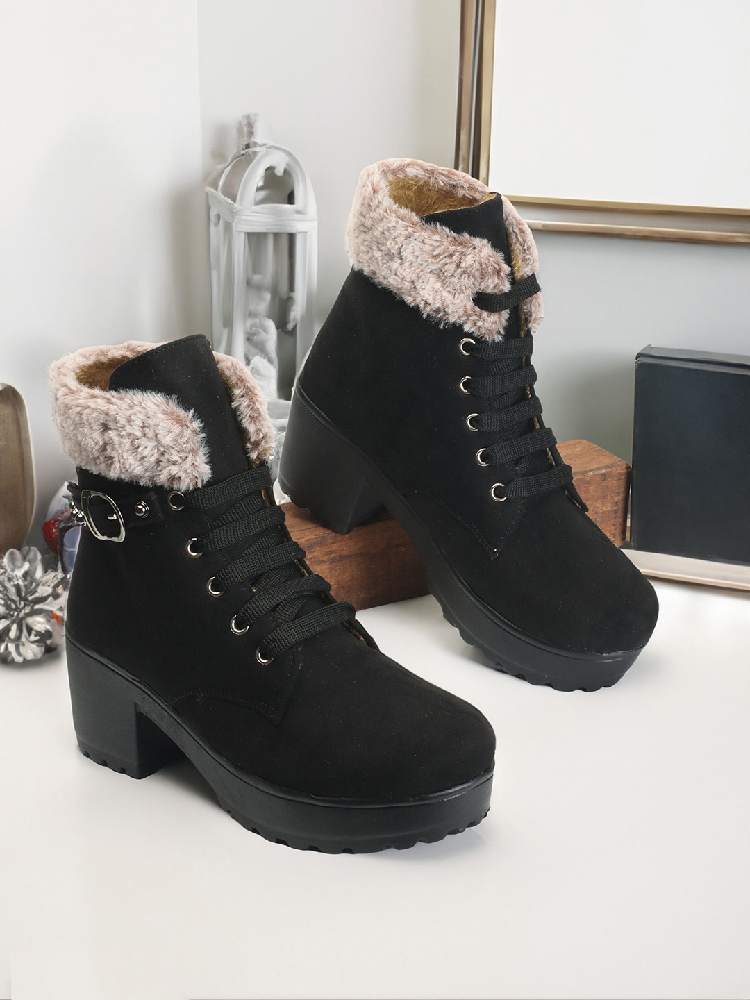 

The Roadster Lifestyle Co Women Round Toe Block-Heeled Boots, Black
