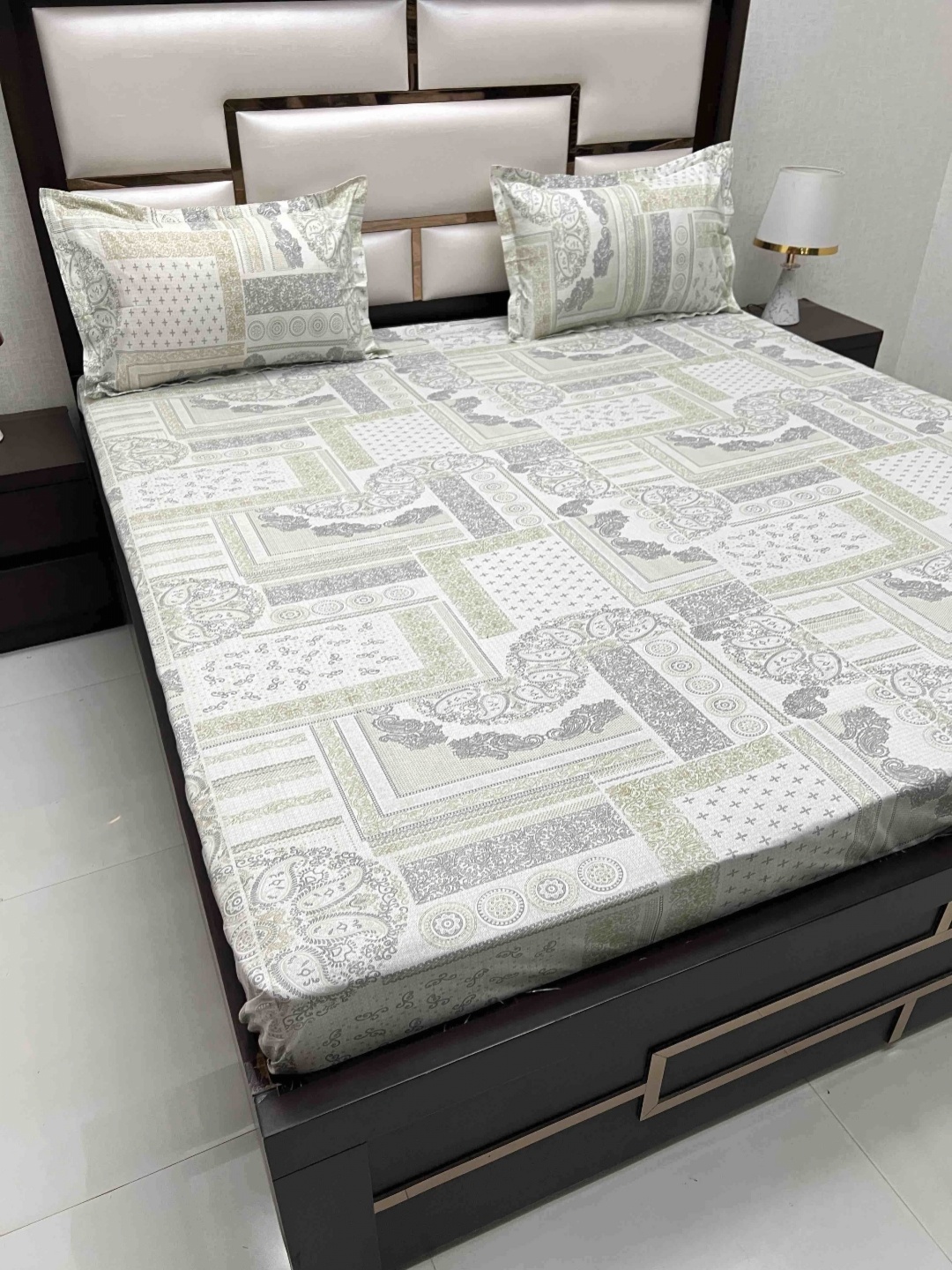 

Pure Decor Velar Green Ethnic Printed Pure Cotton 300 TC King Bedsheet Set 3.05 x 2.74 m