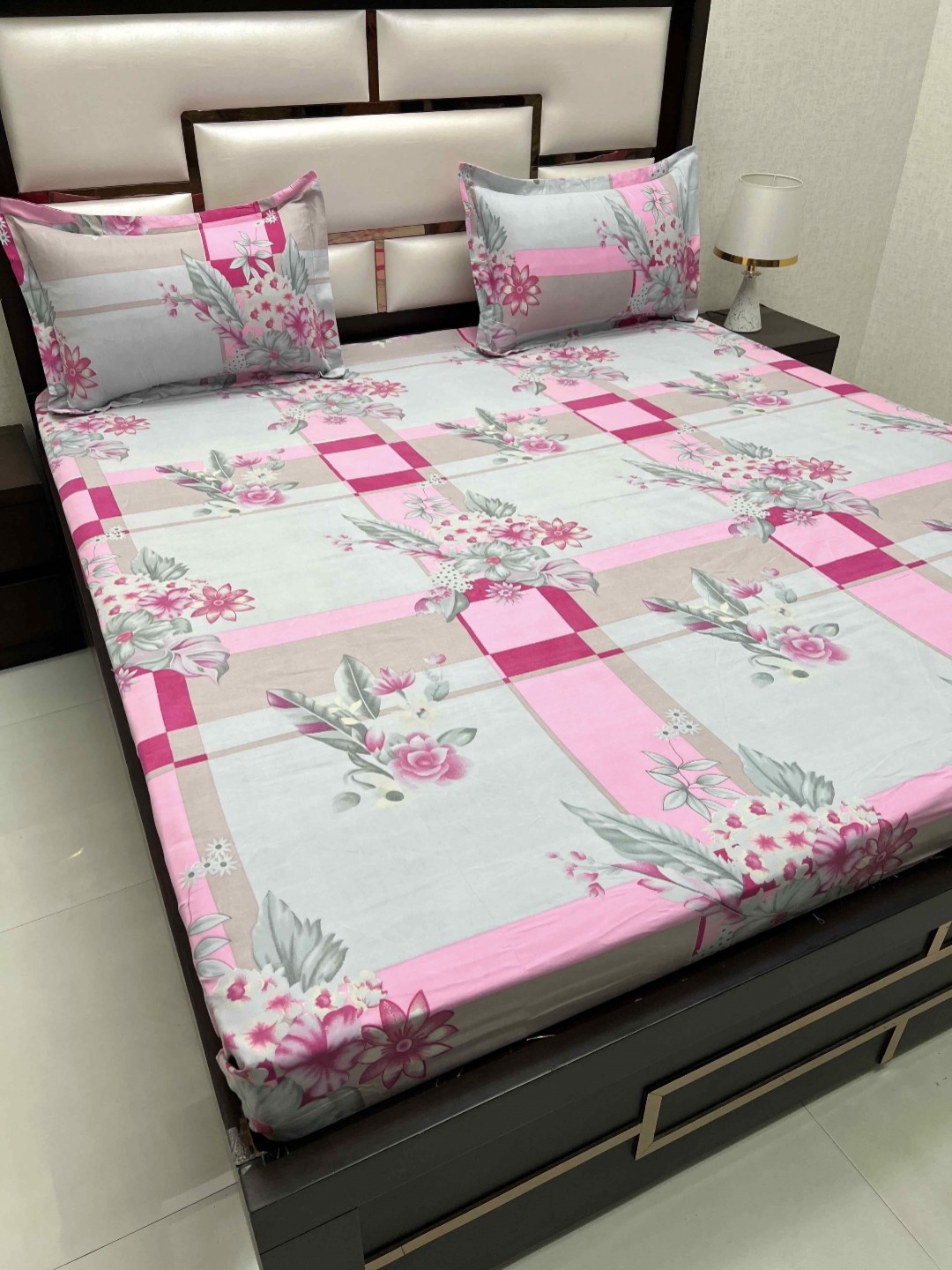 

Pure Decor Queen Size Double Bedsheet With 2 Pillow Covers 2.28m X 2.54m, Pink