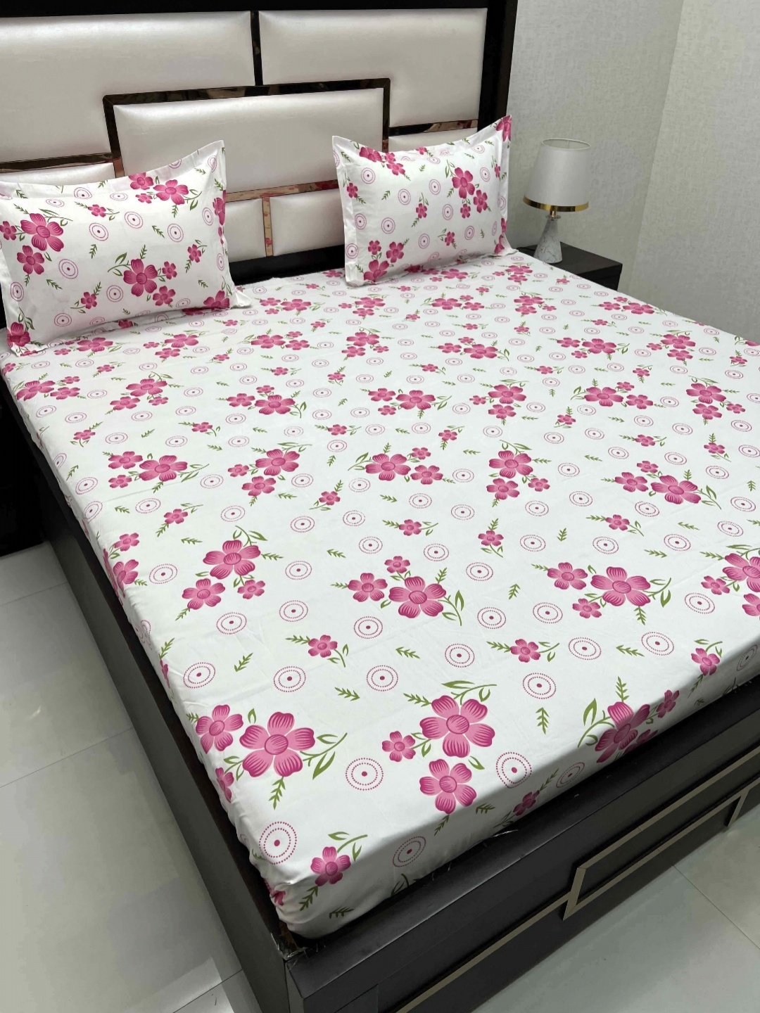 

Pure Decor Queen Size Double Bedsheet With 2 Pillow Covers 2.28m X 2.54m, Pink
