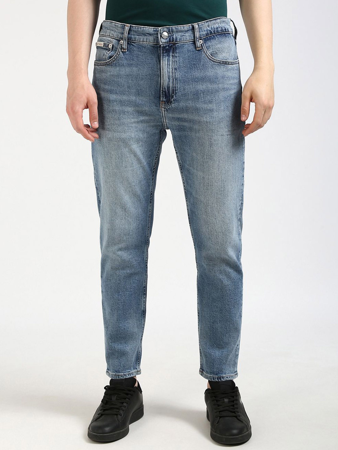 

Calvin Klein Jeans Men Slim Fit Low Distress Heavy Fade Jeans, Blue