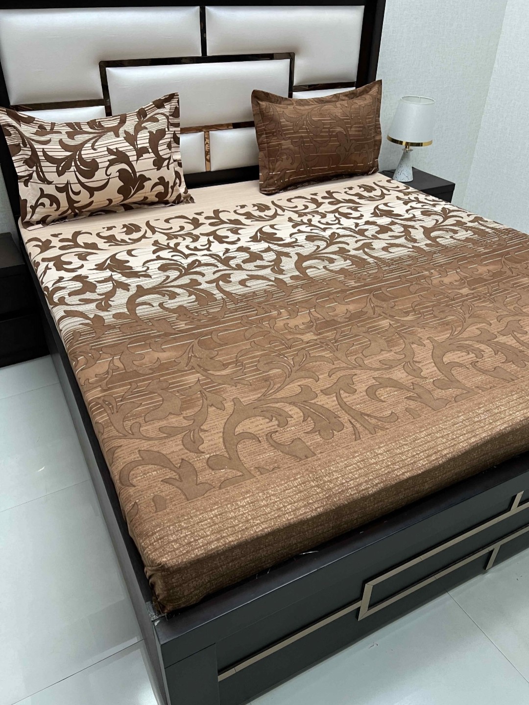 

Pure Decor Amulya Brown Printed Microfiber Queen Bedsheet Set 2.28 m x 2.53 m
