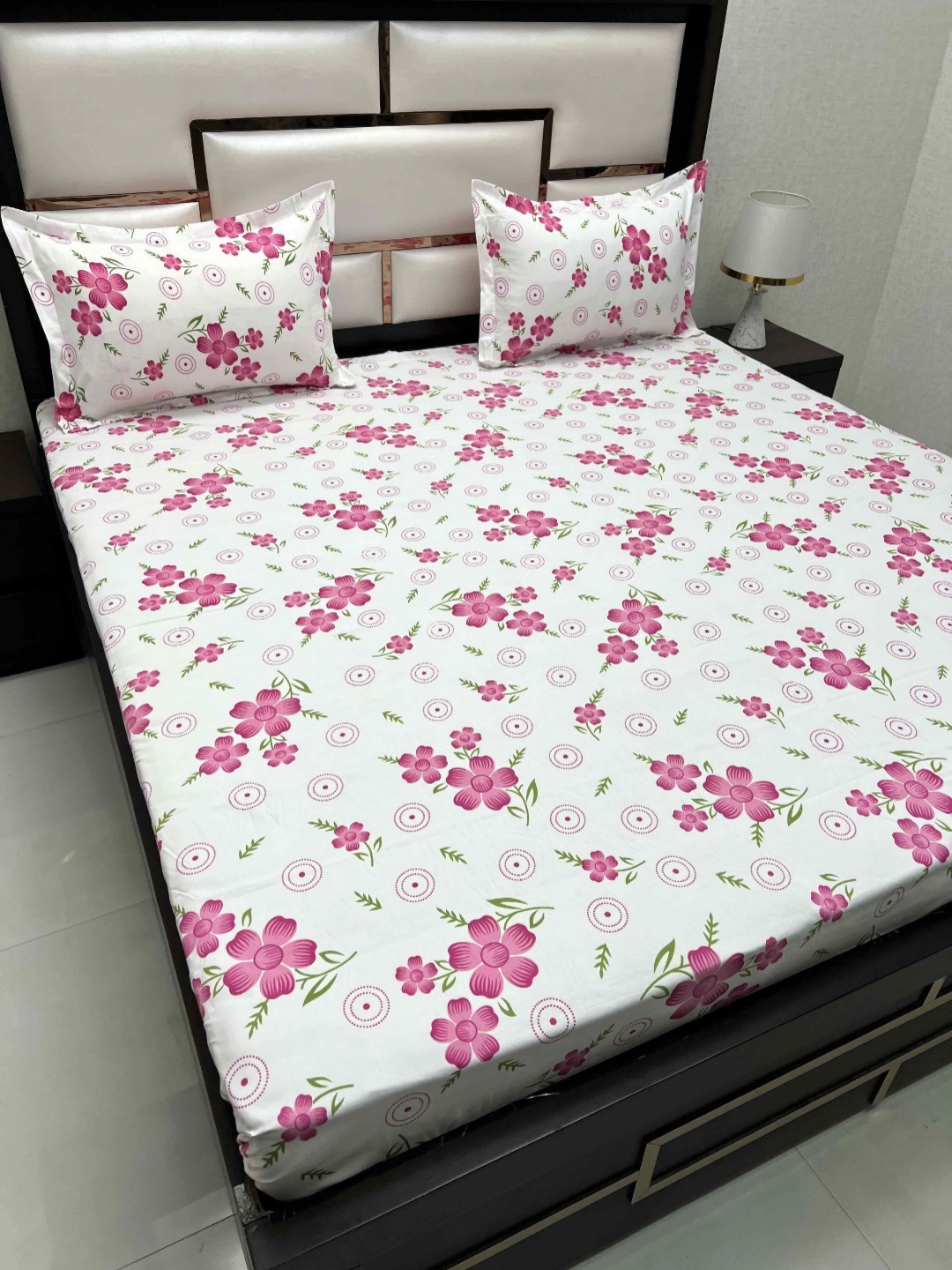 

Pure Decor Queen Size Double Bedsheet With 2 Pillow Covers 2.28m X 2.54m, Pink