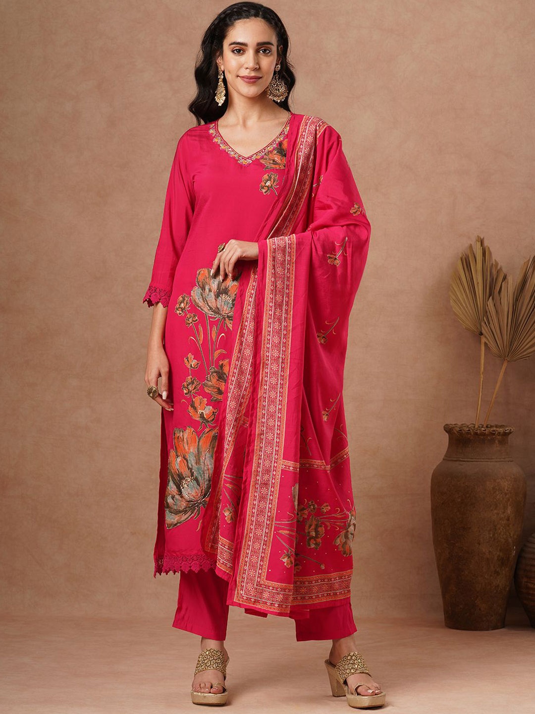 

FASHOR Floral Printed Sequinned Straight Kurta With Trousers & Dupatta, Pink