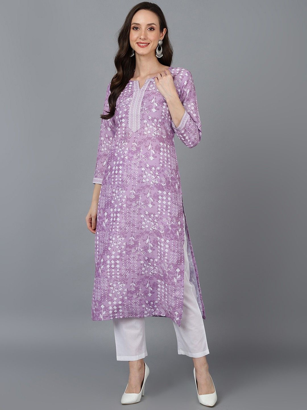 

AHIKA Ethnic Motifs Printed Straight Kurta, Lavender