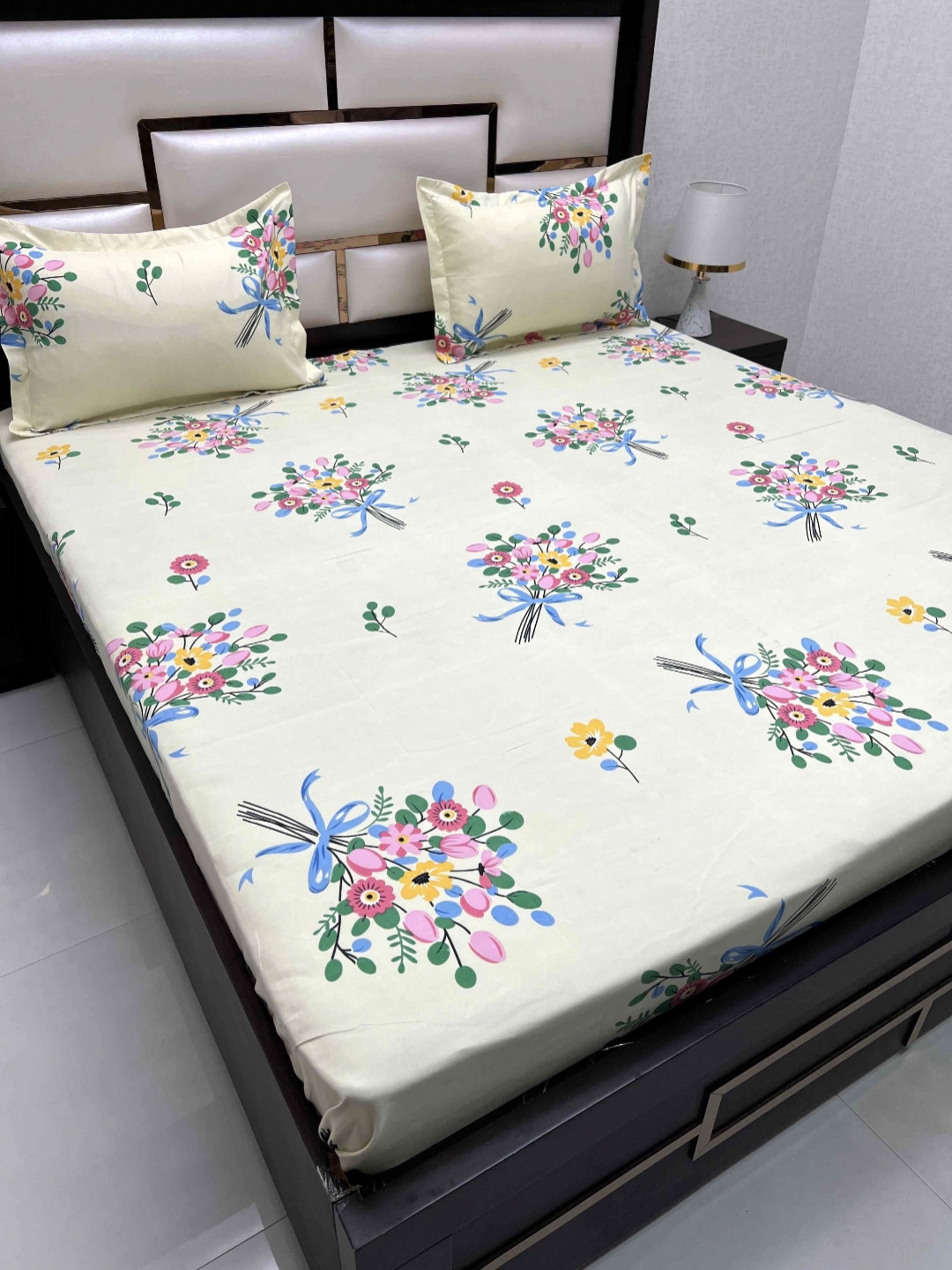 

Pure Decor Queen Size Double Bed Bedsheet With 2 Pillow Covers 2.28 m X 2.54 m, Yellow