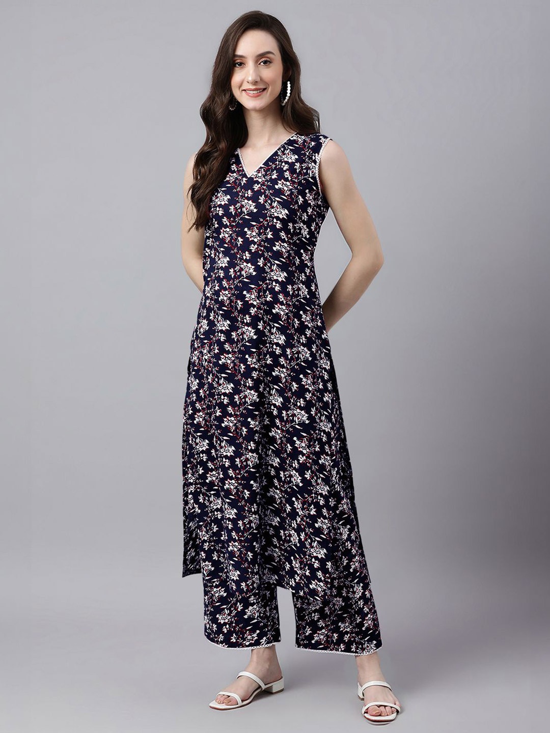 

Janasya Printed V-Neck Pure Cotton Tunic With Trousers, Navy blue