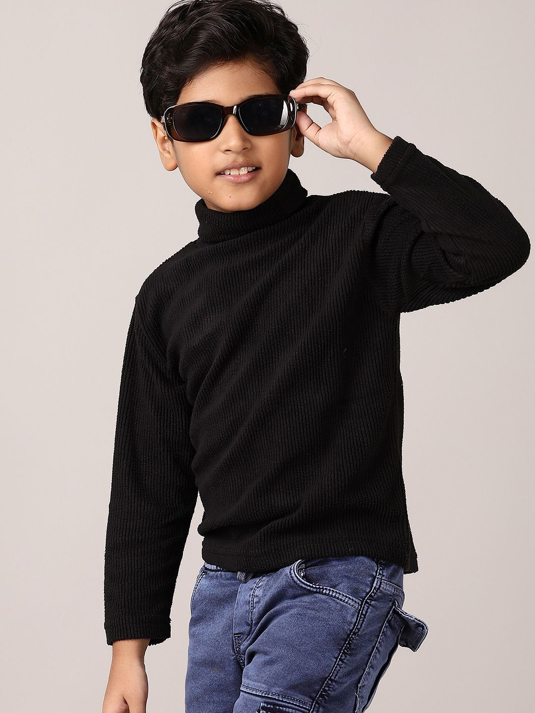 

V-Mart Boys Turtle Neck Pullover, Black