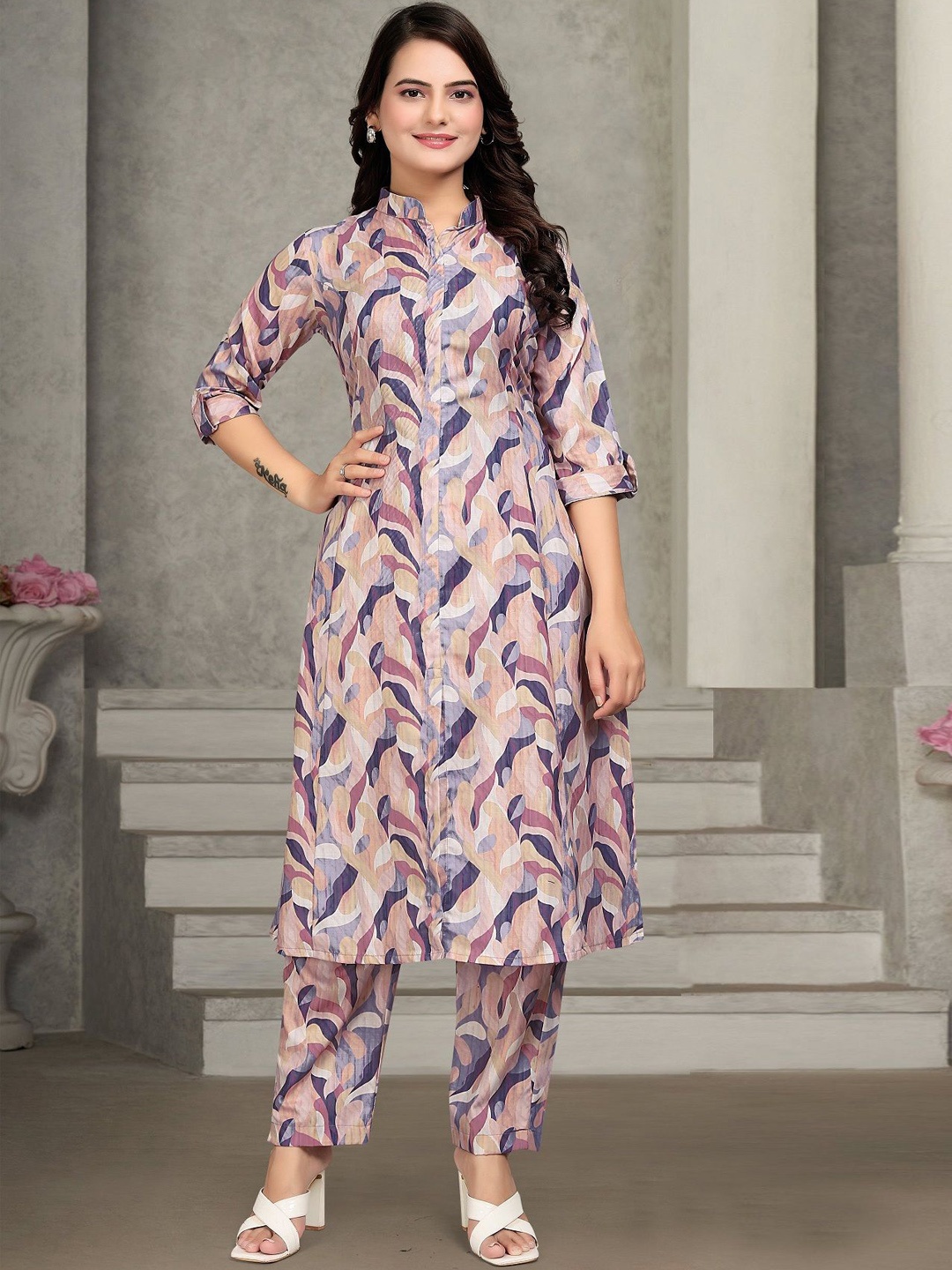 

LADY SHOPI Abstract Printed Mandarin Collar A-Line Kurta With Trouser, Blue