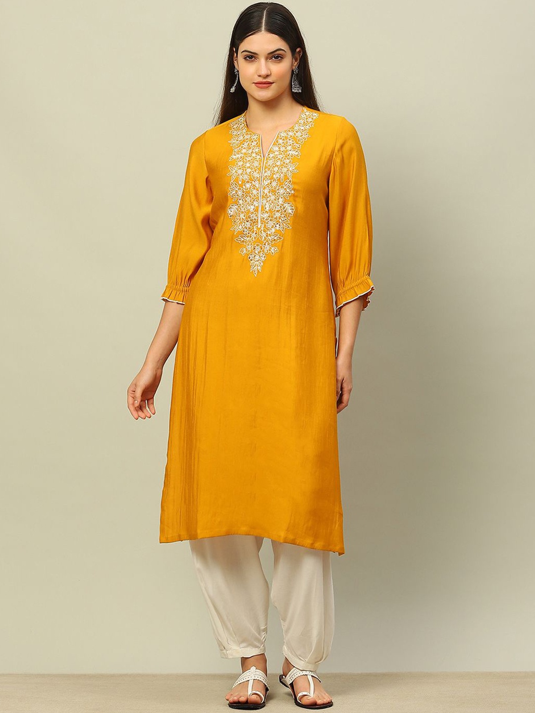 

Rangriti Women Kurta, Yellow