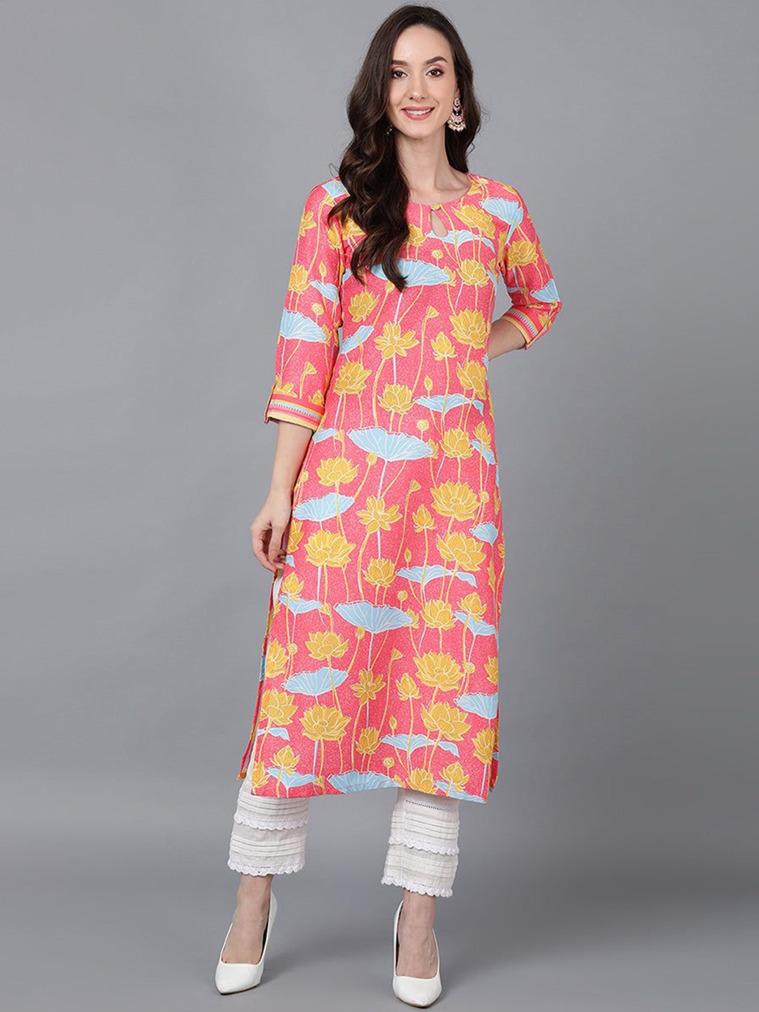 

AHIKA Floral Printed Keyhole Neck Straight Kurta, Pink